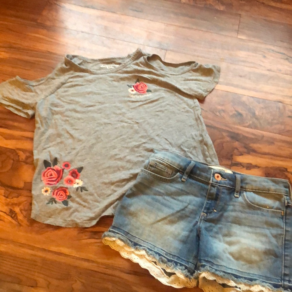 Ambercrombie kids cold shoulder t-shirt